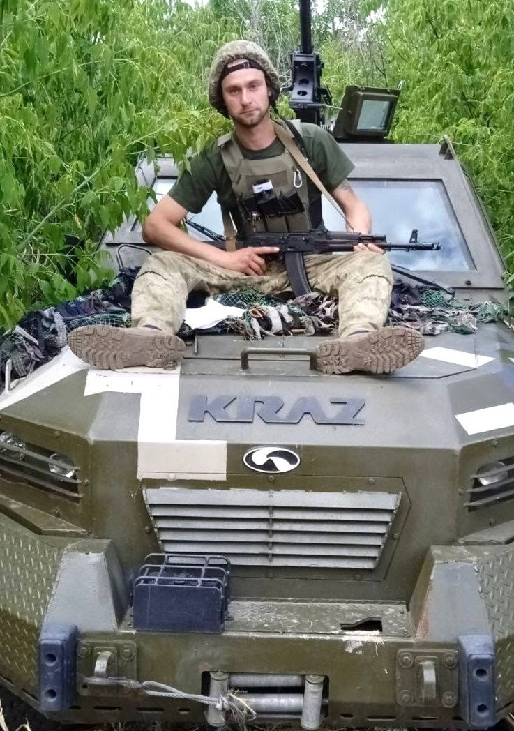 «На щиті» повертається до Браїлова захисник-прикордонник Богдан Грабик