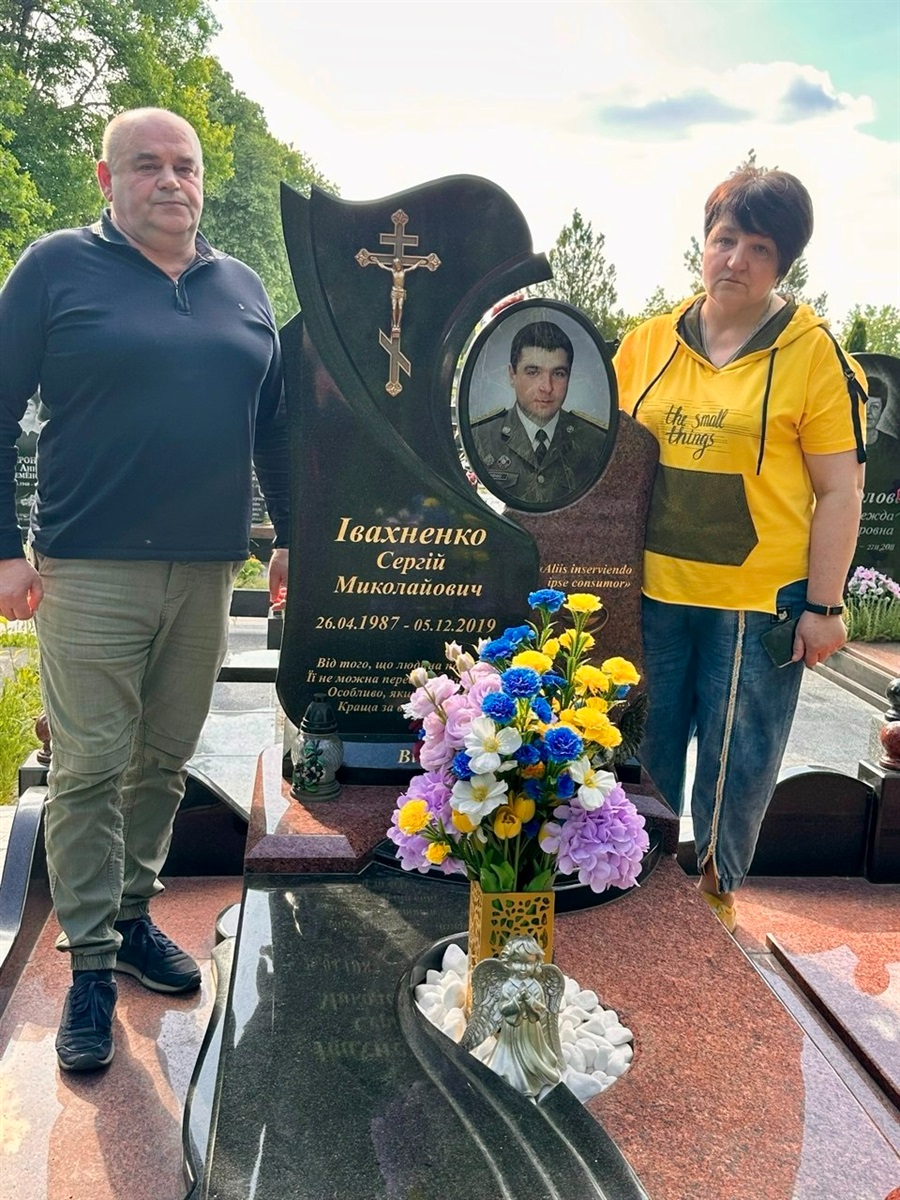У Жмеринці відкрили меморіальну дошку військовому медику Сергію Івахненку з позивним «Хірург»